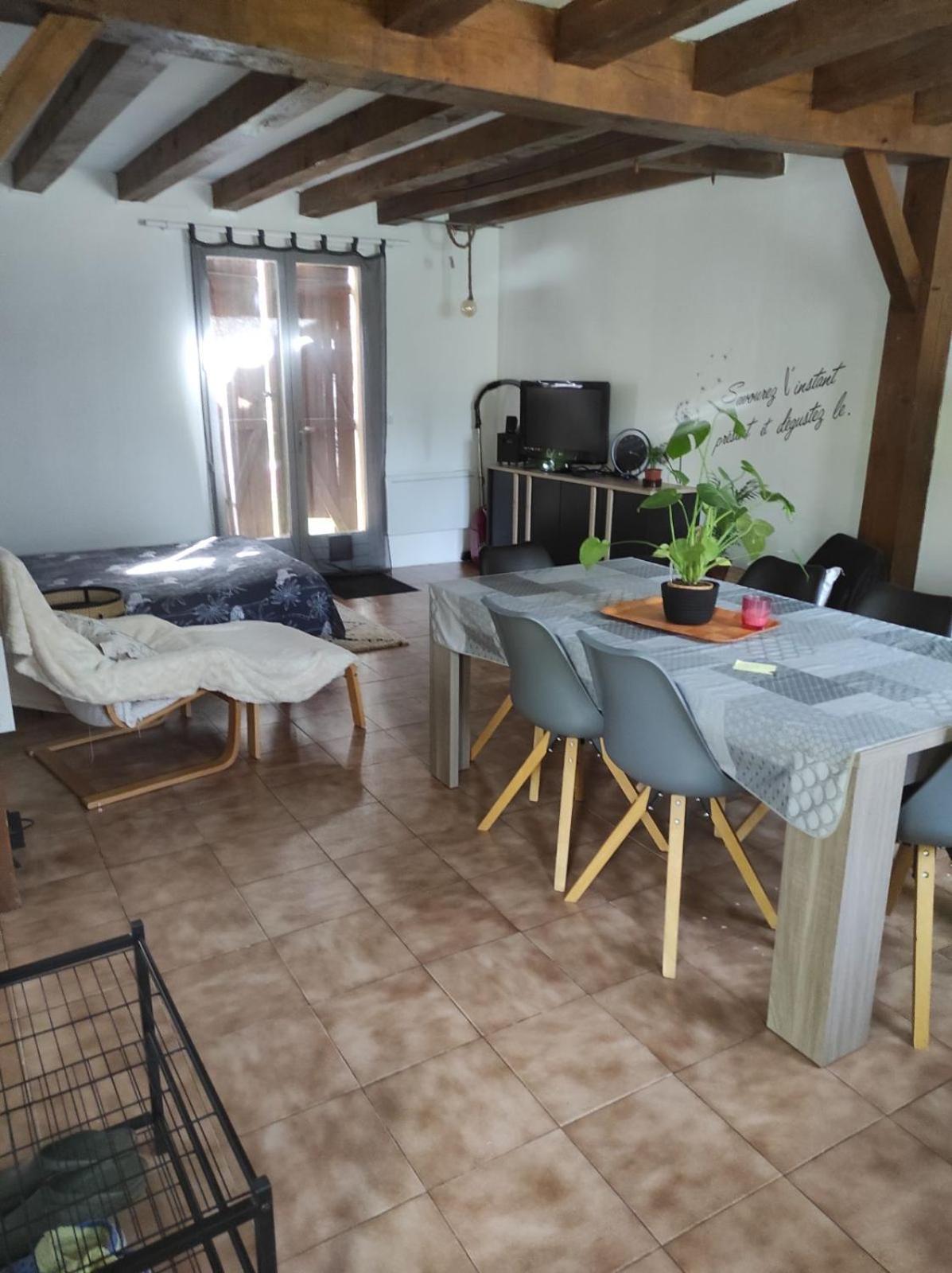 Maison De Campagne Au Calme Chuelles Exteriör bild